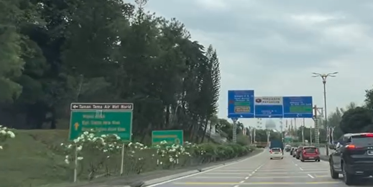 Roadside Image